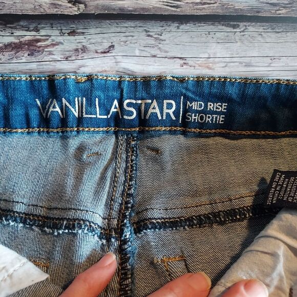 Vanilla Star Blue Jean Shorts with Yellow Embroidery - Picture 4 of 14